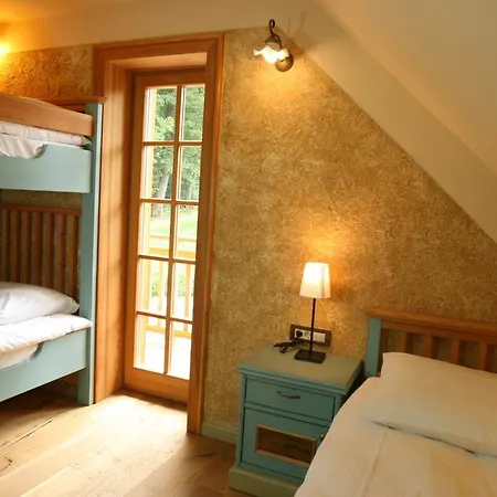 Les With Hot Tub & Sauna *