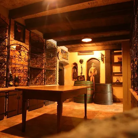 Villa Les With Hot Tub & Sauna