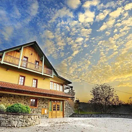 Villa Les With Hot Tub & Sauna *