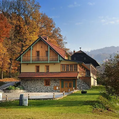 Les With Hot Tub & Sauna Brezice