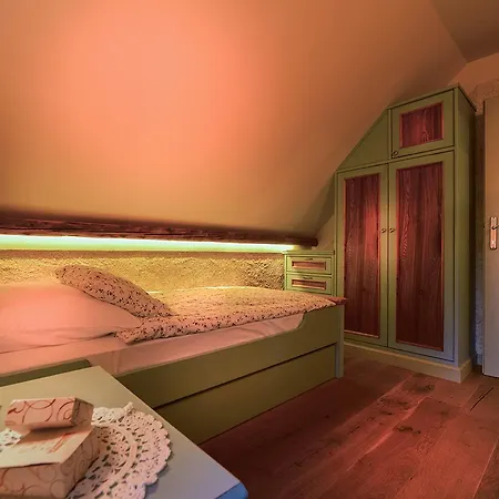 Les With Hot Tub & Sauna * Brežice