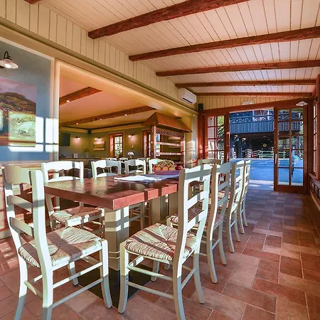 Villa Les With Hot Tub & Sauna