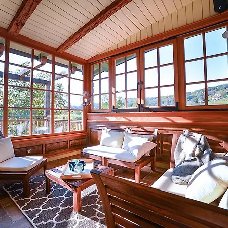 Villa Les With Hot Tub & Sauna