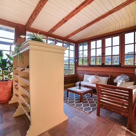 Villa Les With Hot Tub & Sauna *