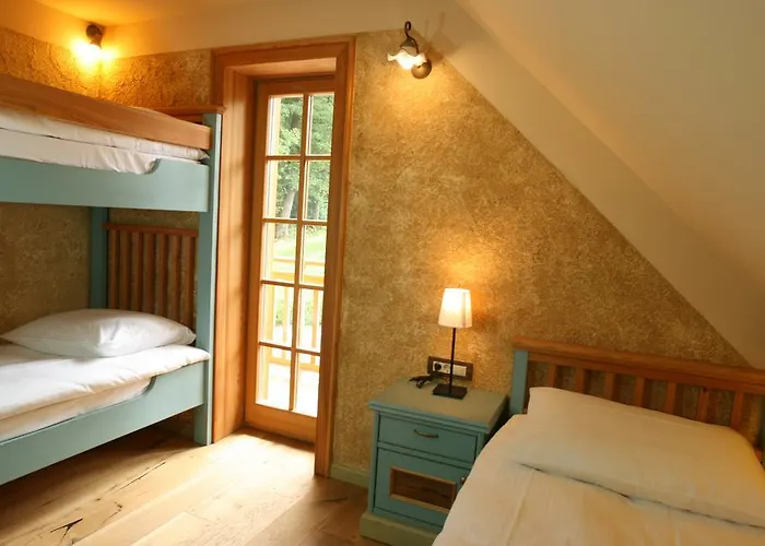 Les With Hot Tub & Sauna *