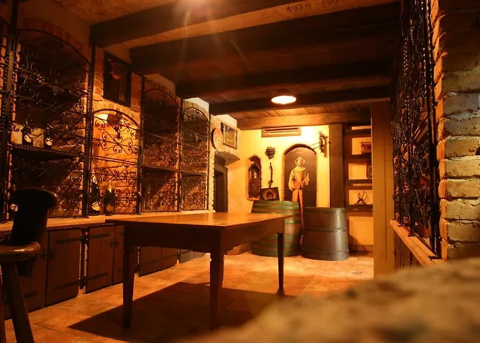 فيلة Les With Hot Tub & Sauna