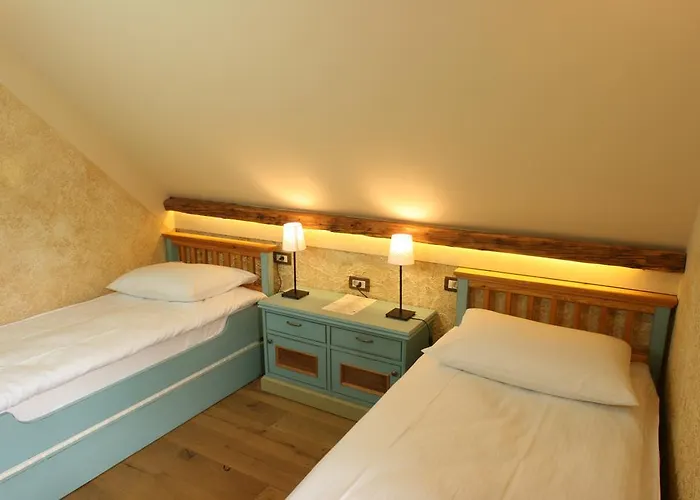 Les With Hot Tub & Sauna فيلة Brežice