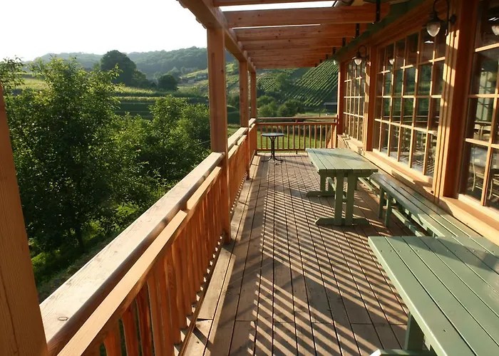 فيلة Les With Hot Tub & Sauna *