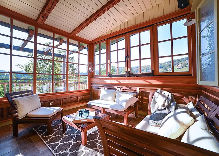 ヴィラ Les With Hot Tub & Sauna