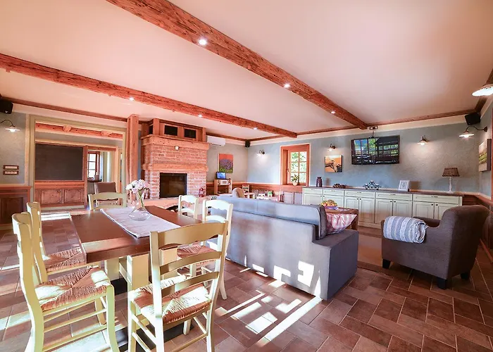 Les With Hot Tub & Sauna Brežice