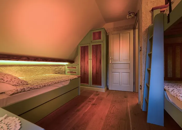 Les With Hot Tub & Sauna *