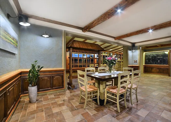 Les With Hot Tub & Sauna