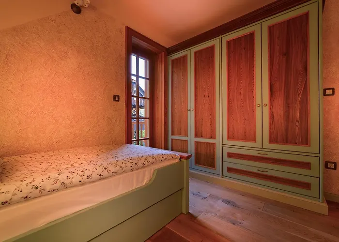 Les With Hot Tub & Sauna فيلة Brežice