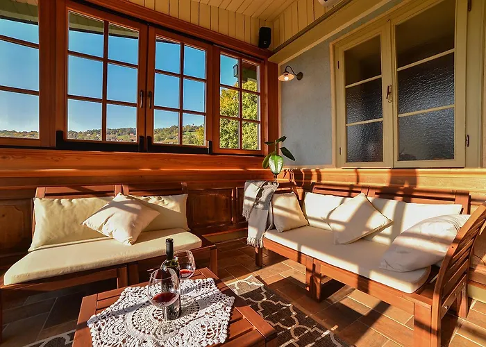 Les With Hot Tub & Sauna *